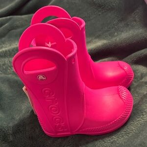 CROCS Vibrant HOT Pink toddler rain Boots size 7